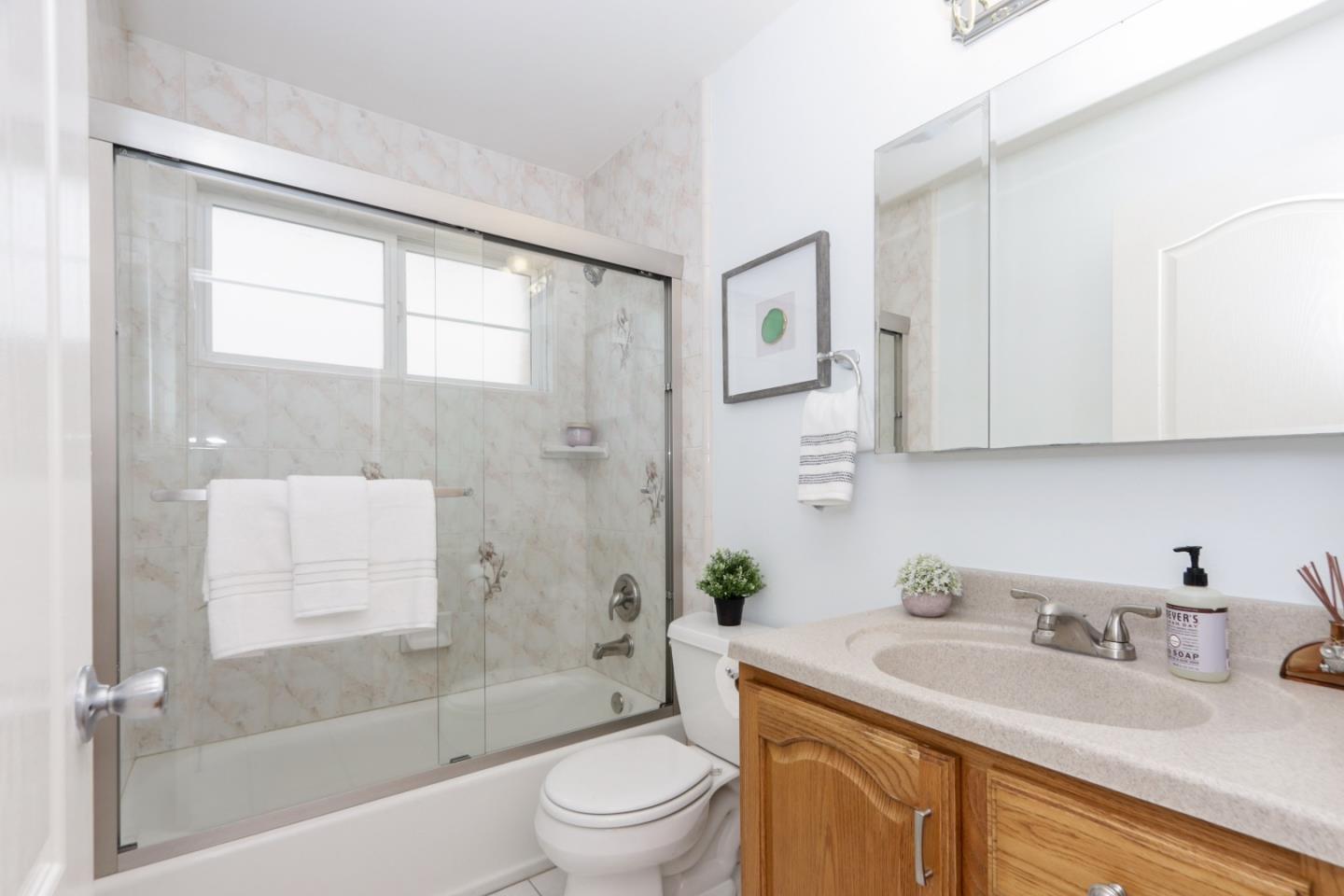 Detail Gallery Image 14 of 22 For 1455 Walnut Grove Ave, San Jose,  CA 95126 - 4 Beds | 3 Baths