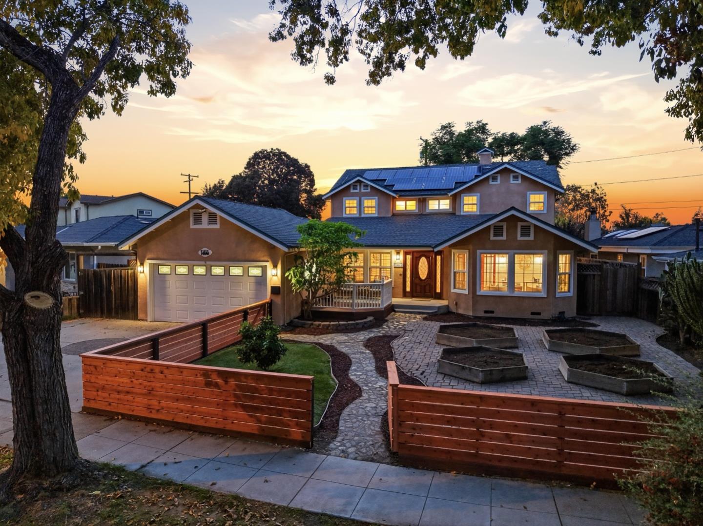 Detail Gallery Image 2 of 22 For 1455 Walnut Grove Ave, San Jose,  CA 95126 - 4 Beds | 3 Baths