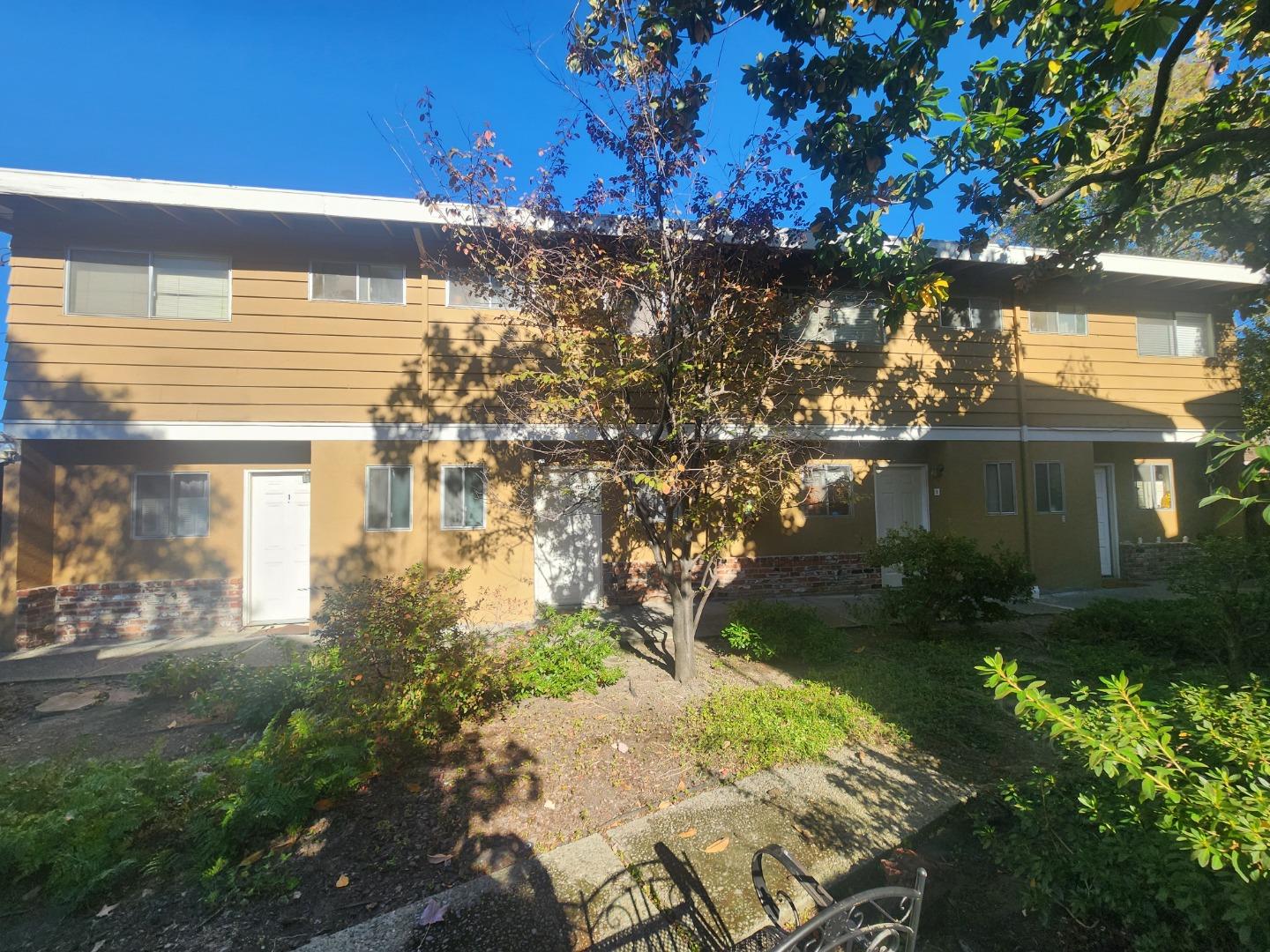 Detail Gallery Image 4 of 17 For 42 Tahoe Ct, Walnut Creek,  CA 94596 - – Beds | – Baths