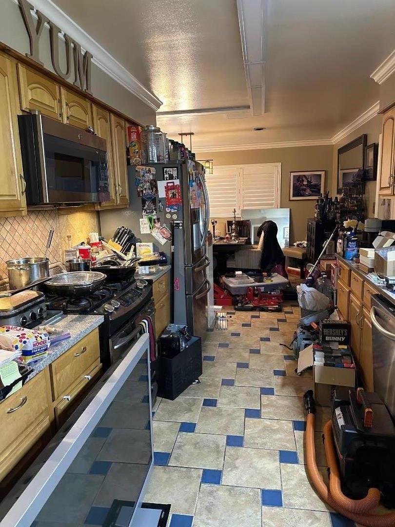 Detail Gallery Image 10 of 11 For 2462 Meridian Ave, San Jose,  CA 95124 - 3 Beds | 2 Baths