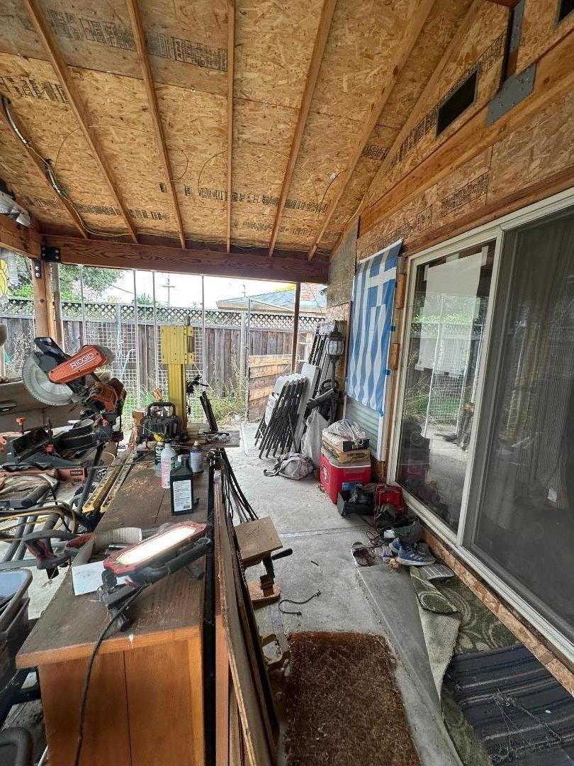 Detail Gallery Image 5 of 11 For 2462 Meridian Ave, San Jose,  CA 95124 - 3 Beds | 2 Baths