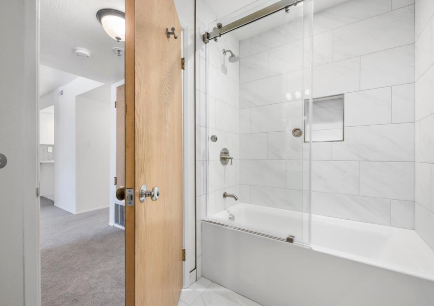 Detail Gallery Image 12 of 14 For 1 Laurel St #202,  San Carlos,  CA 94070 - 2 Beds | 2 Baths