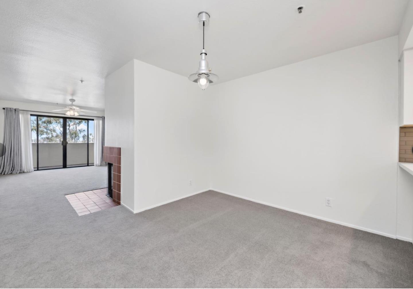 Detail Gallery Image 3 of 14 For 1 Laurel St #202,  San Carlos,  CA 94070 - 2 Beds | 2 Baths