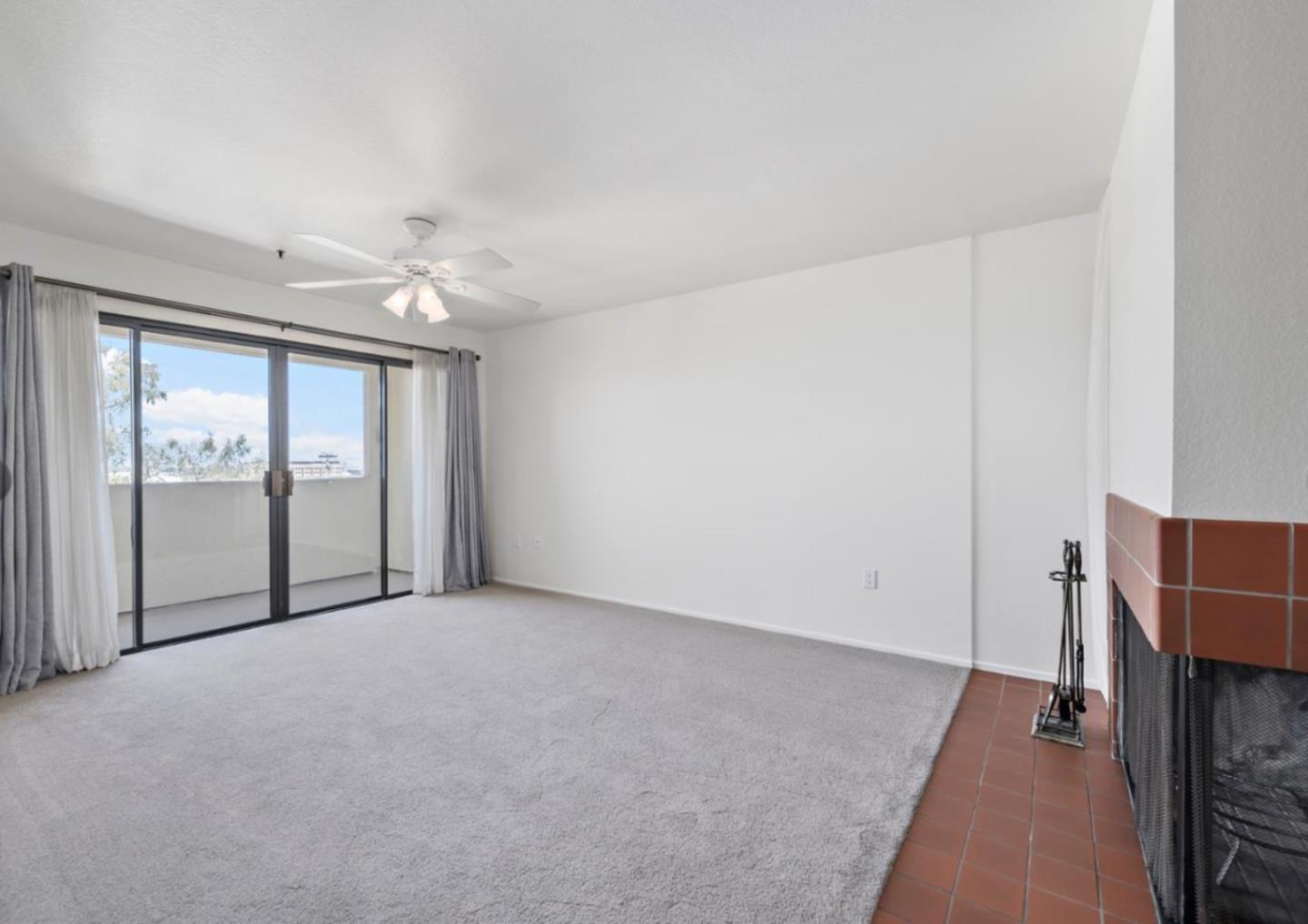 Detail Gallery Image 5 of 14 For 1 Laurel St #202,  San Carlos,  CA 94070 - 2 Beds | 2 Baths