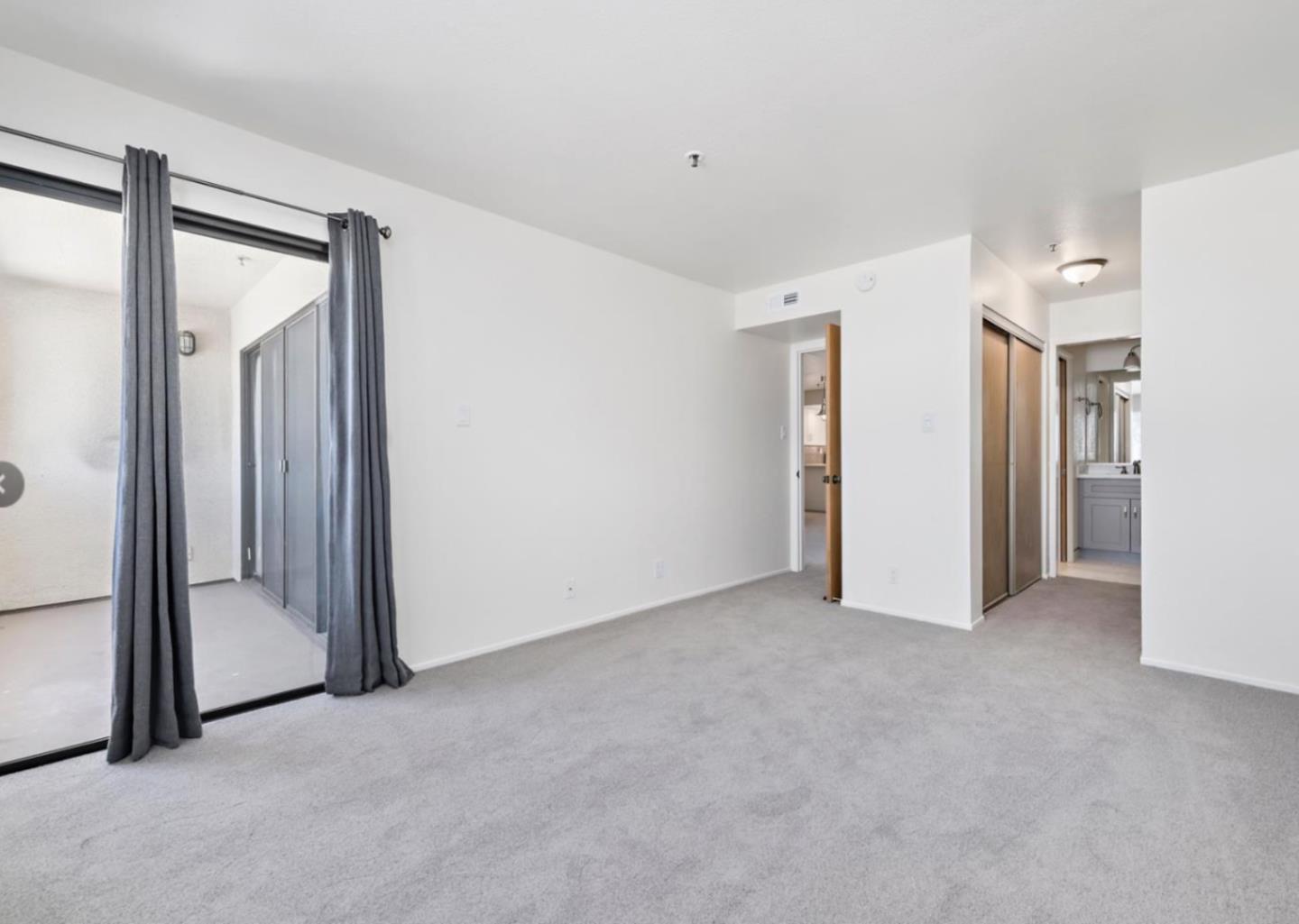 Detail Gallery Image 8 of 14 For 1 Laurel St #202,  San Carlos,  CA 94070 - 2 Beds | 2 Baths