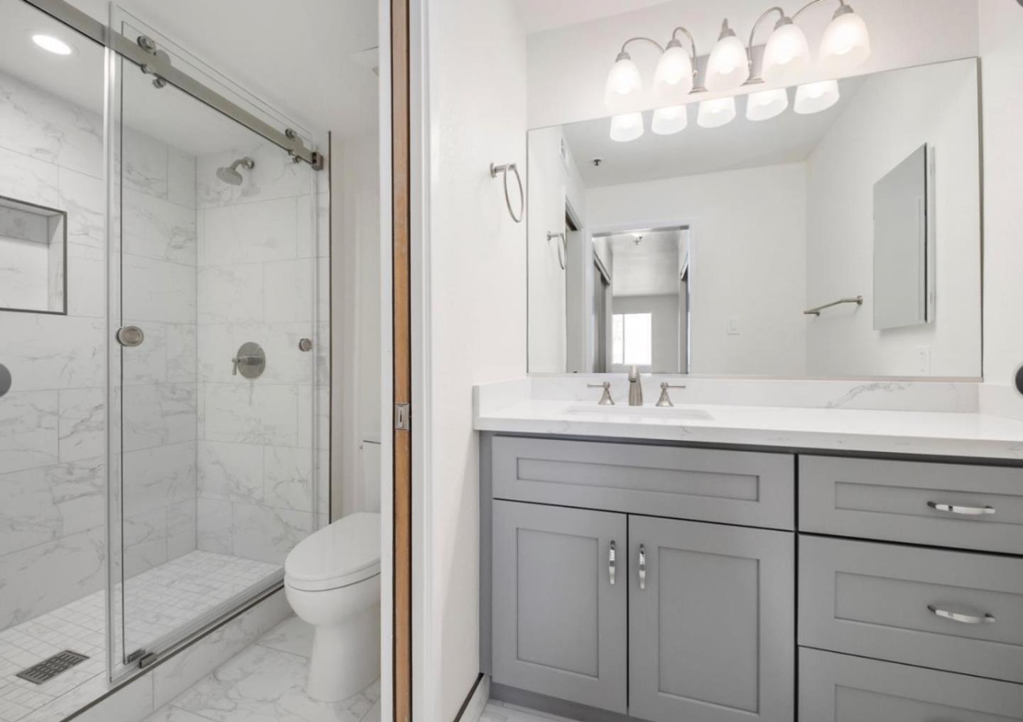 Detail Gallery Image 9 of 14 For 1 Laurel St #202,  San Carlos,  CA 94070 - 2 Beds | 2 Baths