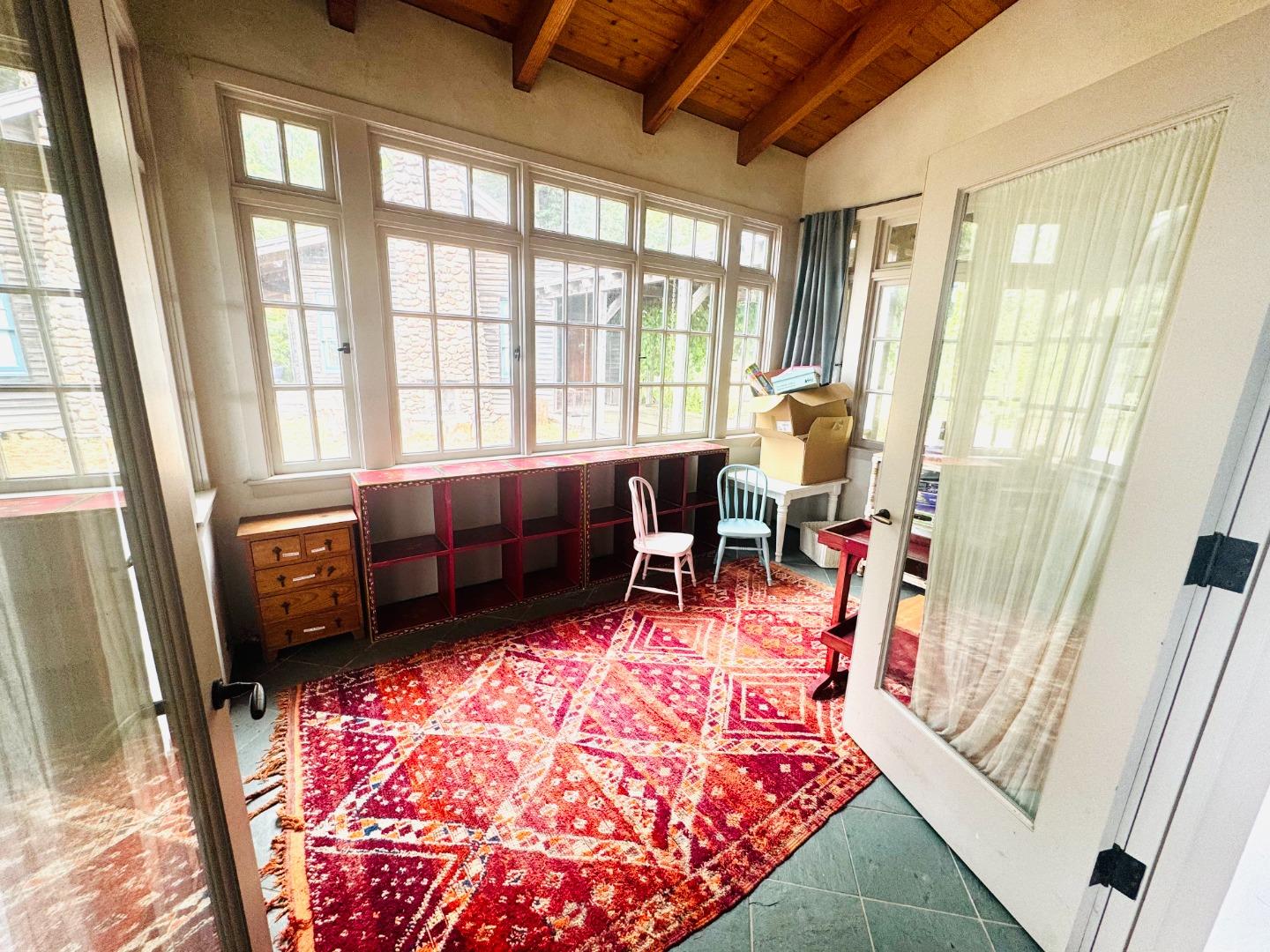 Detail Gallery Image 12 of 20 For 1411 Native Sons Rd, Redwood City,  CA 94062 - 4 Beds | 3/1 Baths