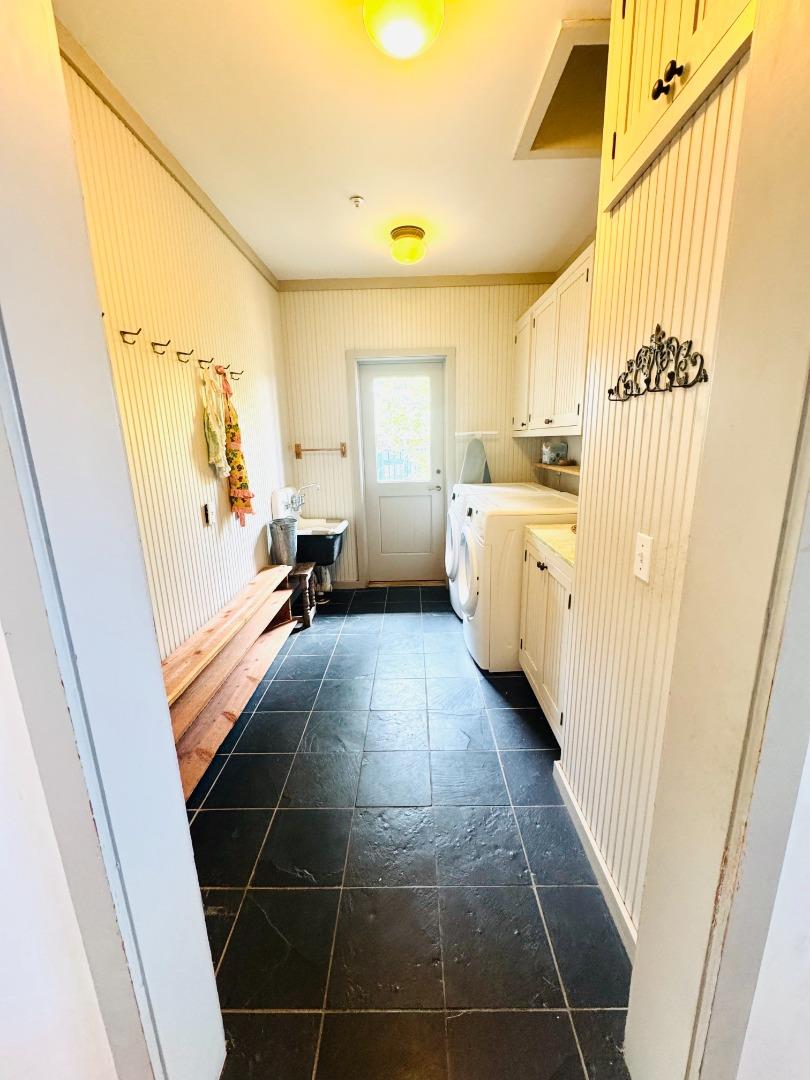 Detail Gallery Image 15 of 20 For 1411 Native Sons Rd, Redwood City,  CA 94062 - 4 Beds | 3/1 Baths