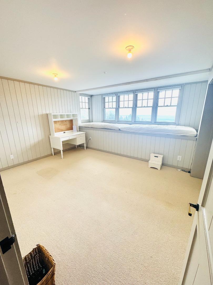 Detail Gallery Image 17 of 20 For 1411 Native Sons Rd, Redwood City,  CA 94062 - 4 Beds | 3/1 Baths