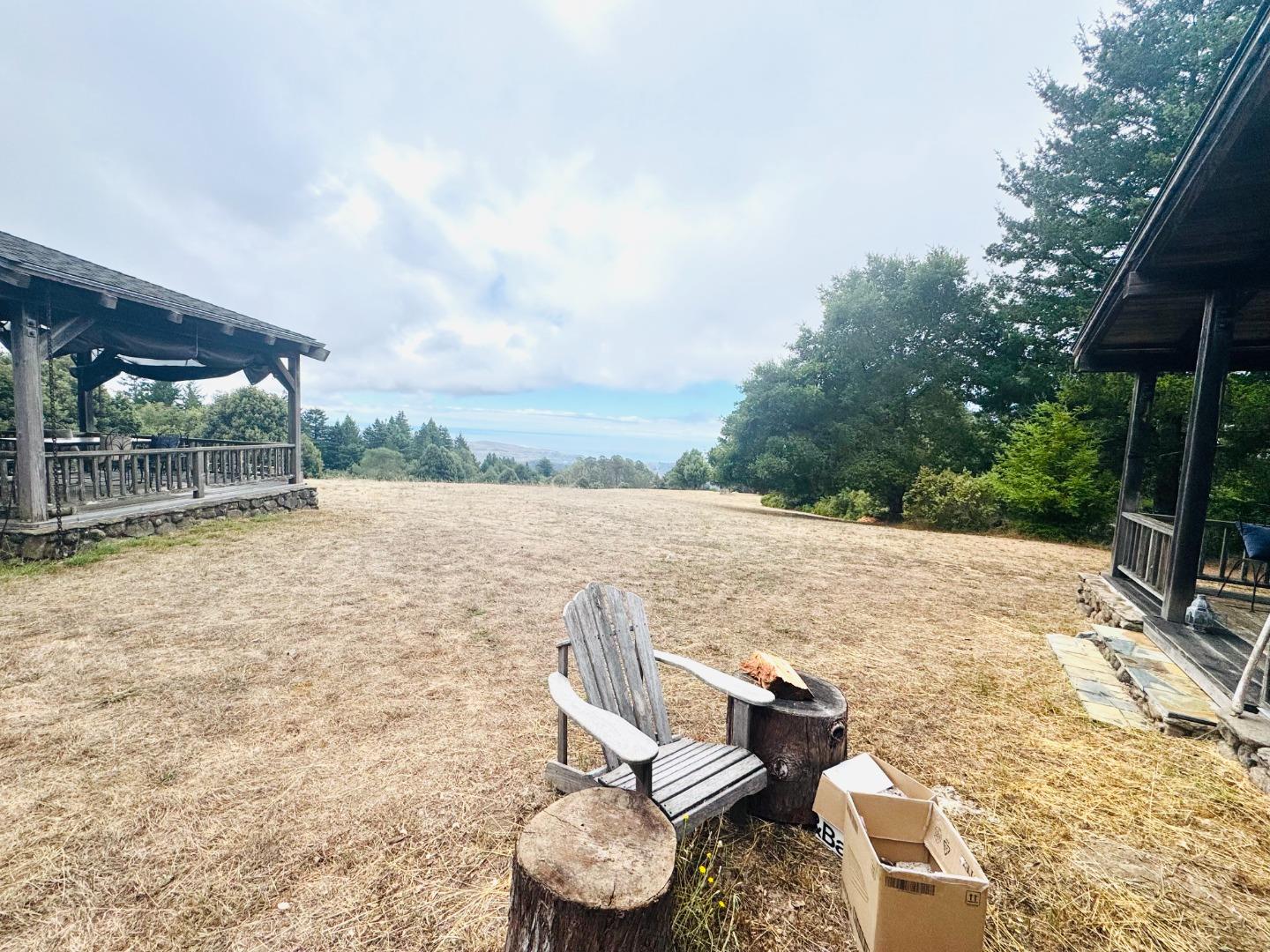 Detail Gallery Image 4 of 20 For 1411 Native Sons Rd, Redwood City,  CA 94062 - 4 Beds | 3/1 Baths