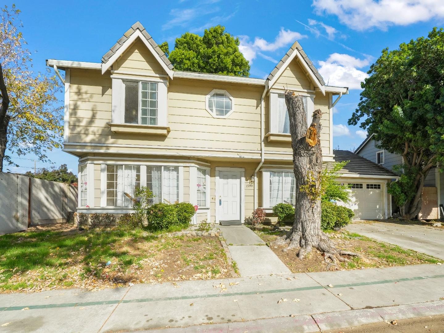 Detail Gallery Image 1 of 19 For 1599 Clampett Way, San Jose,  CA 95131 - 4 Beds | 2/1 Baths