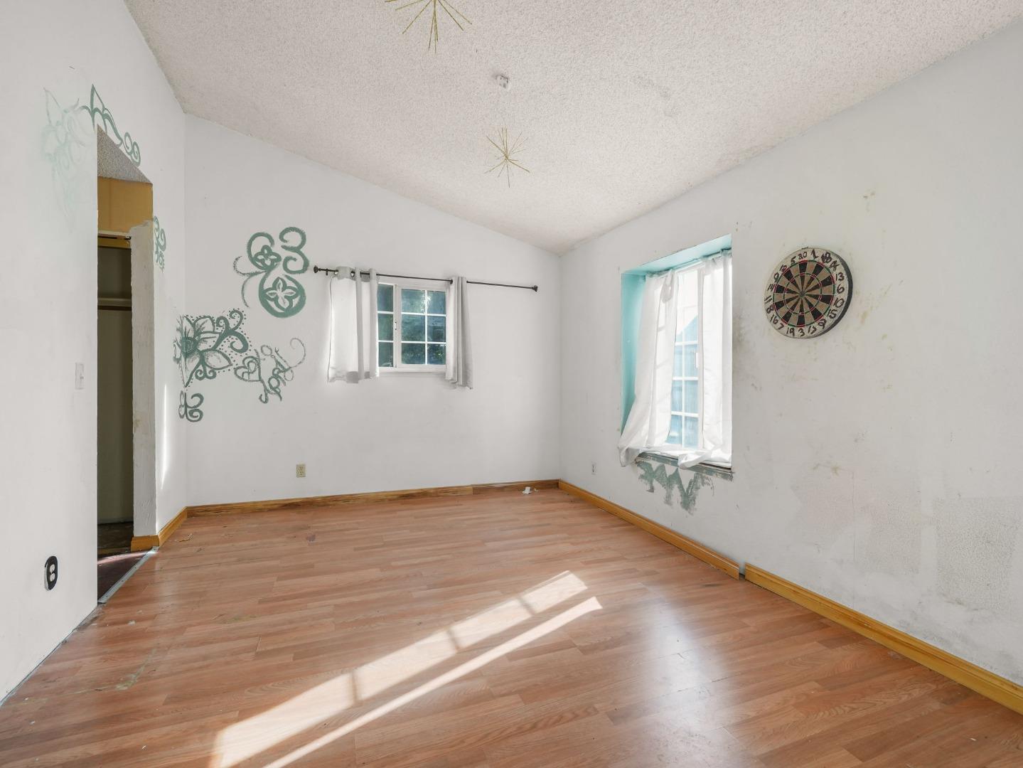 Detail Gallery Image 14 of 19 For 1599 Clampett Way, San Jose,  CA 95131 - 4 Beds | 2/1 Baths