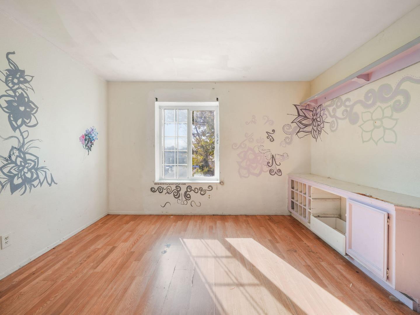 Detail Gallery Image 15 of 19 For 1599 Clampett Way, San Jose,  CA 95131 - 4 Beds | 2/1 Baths