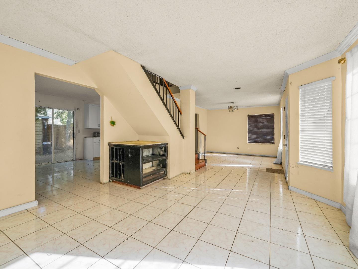 Detail Gallery Image 9 of 19 For 1599 Clampett Way, San Jose,  CA 95131 - 4 Beds | 2/1 Baths