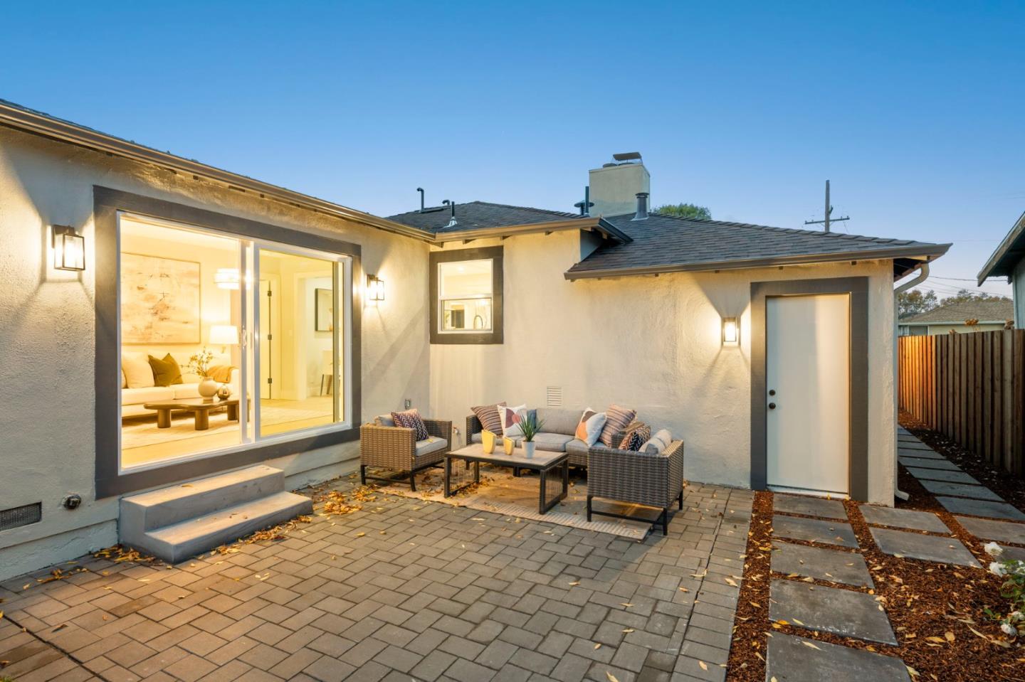 Detail Gallery Image 12 of 60 For 840 8th Ave, Redwood City,  CA 94063 - 3 Beds | 2 Baths