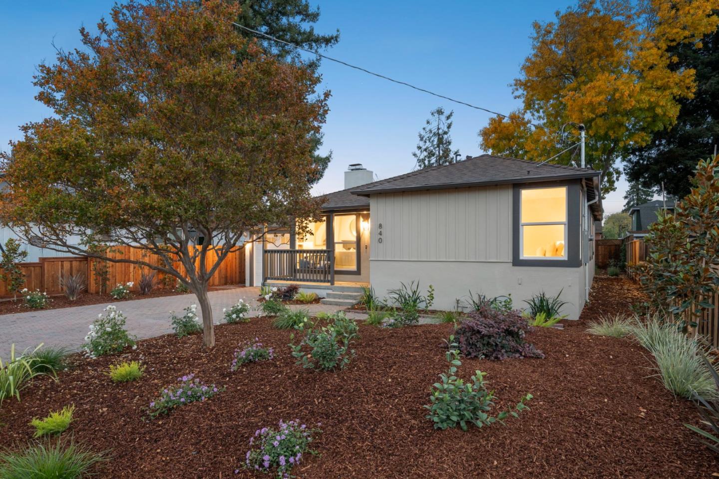 Detail Gallery Image 2 of 60 For 840 8th Ave, Redwood City,  CA 94063 - 3 Beds | 2 Baths