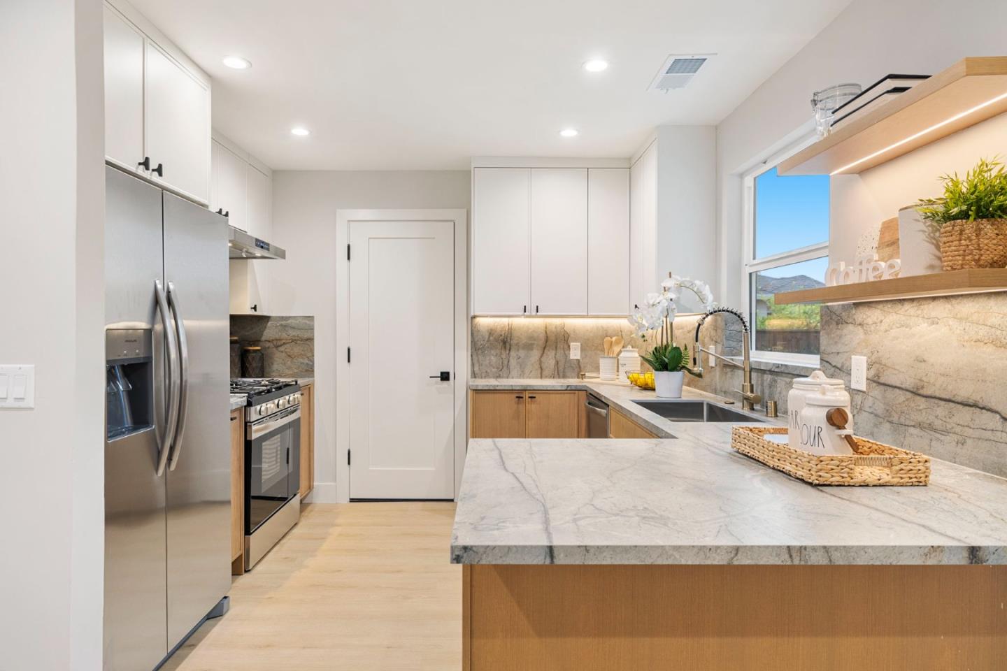 Detail Gallery Image 27 of 60 For 840 8th Ave, Redwood City,  CA 94063 - 3 Beds | 2 Baths