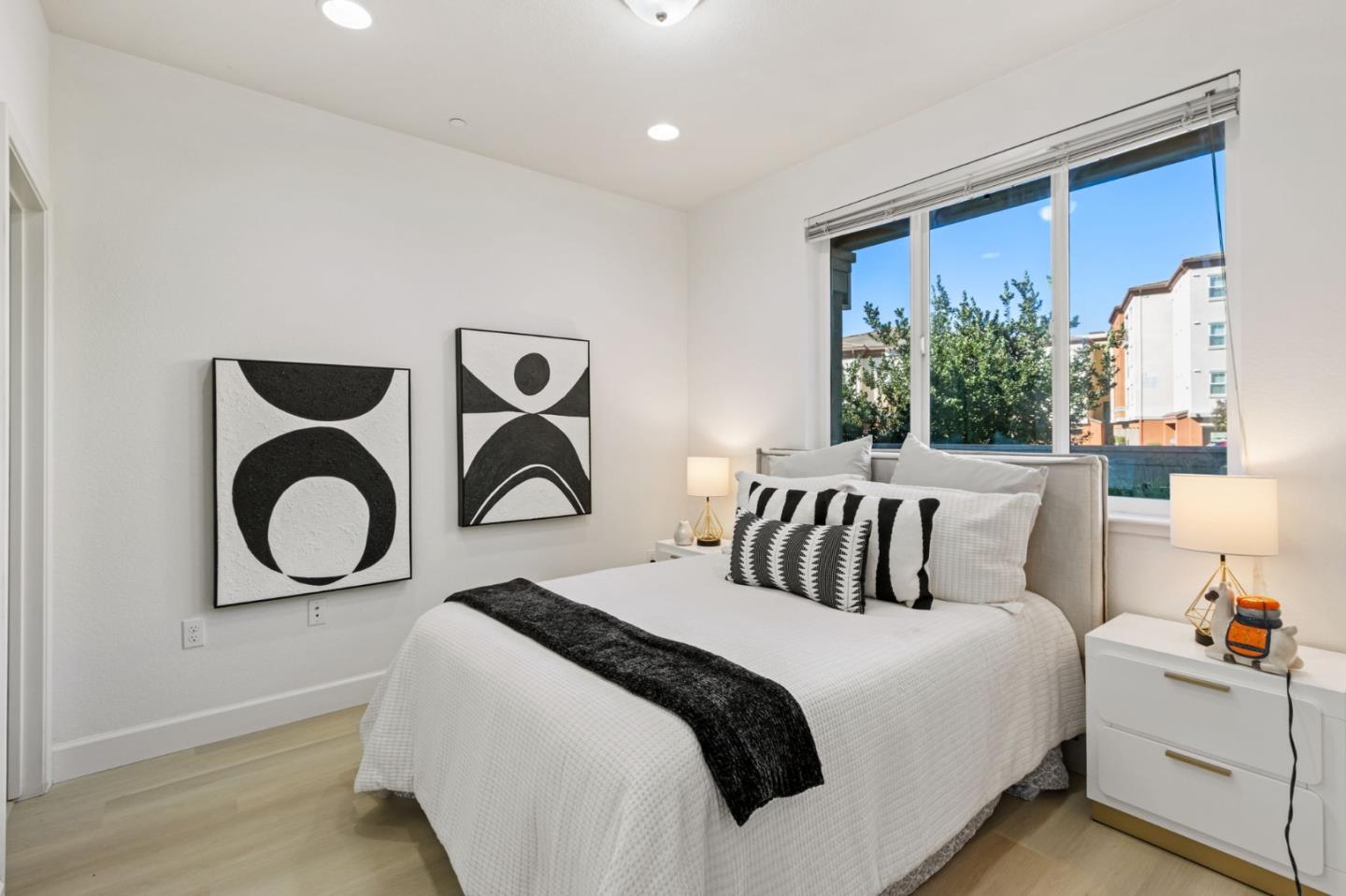 Detail Gallery Image 20 of 47 For 5886 Smoky Quartz Loop, San Jose,  CA 95123 - 3 Beds | 3/1 Baths