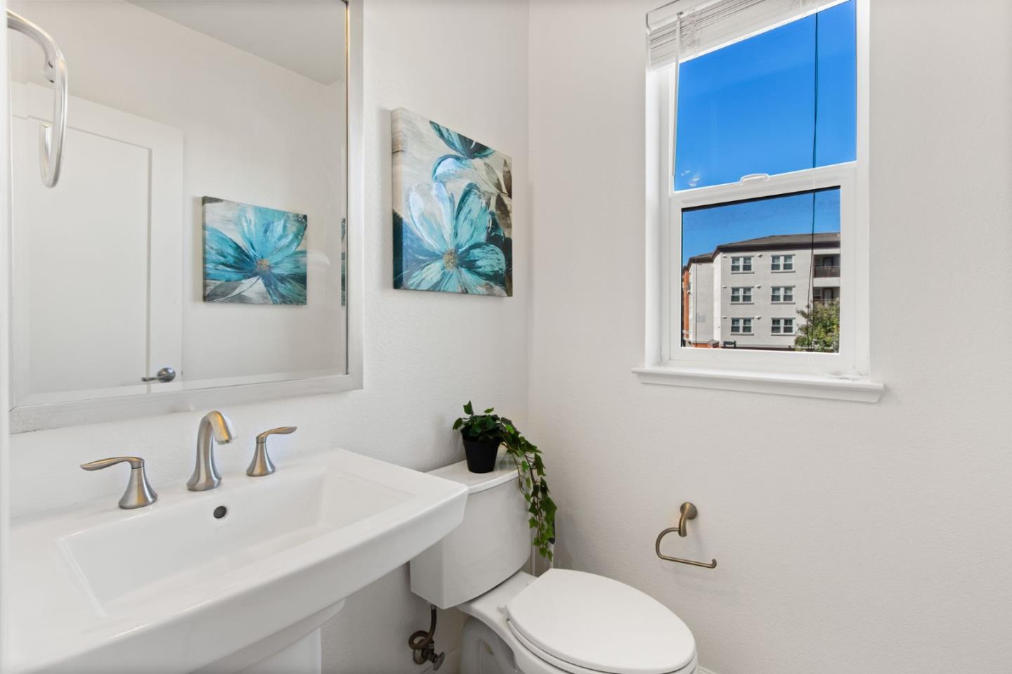 Detail Gallery Image 25 of 47 For 5886 Smoky Quartz Loop, San Jose,  CA 95123 - 3 Beds | 3/1 Baths