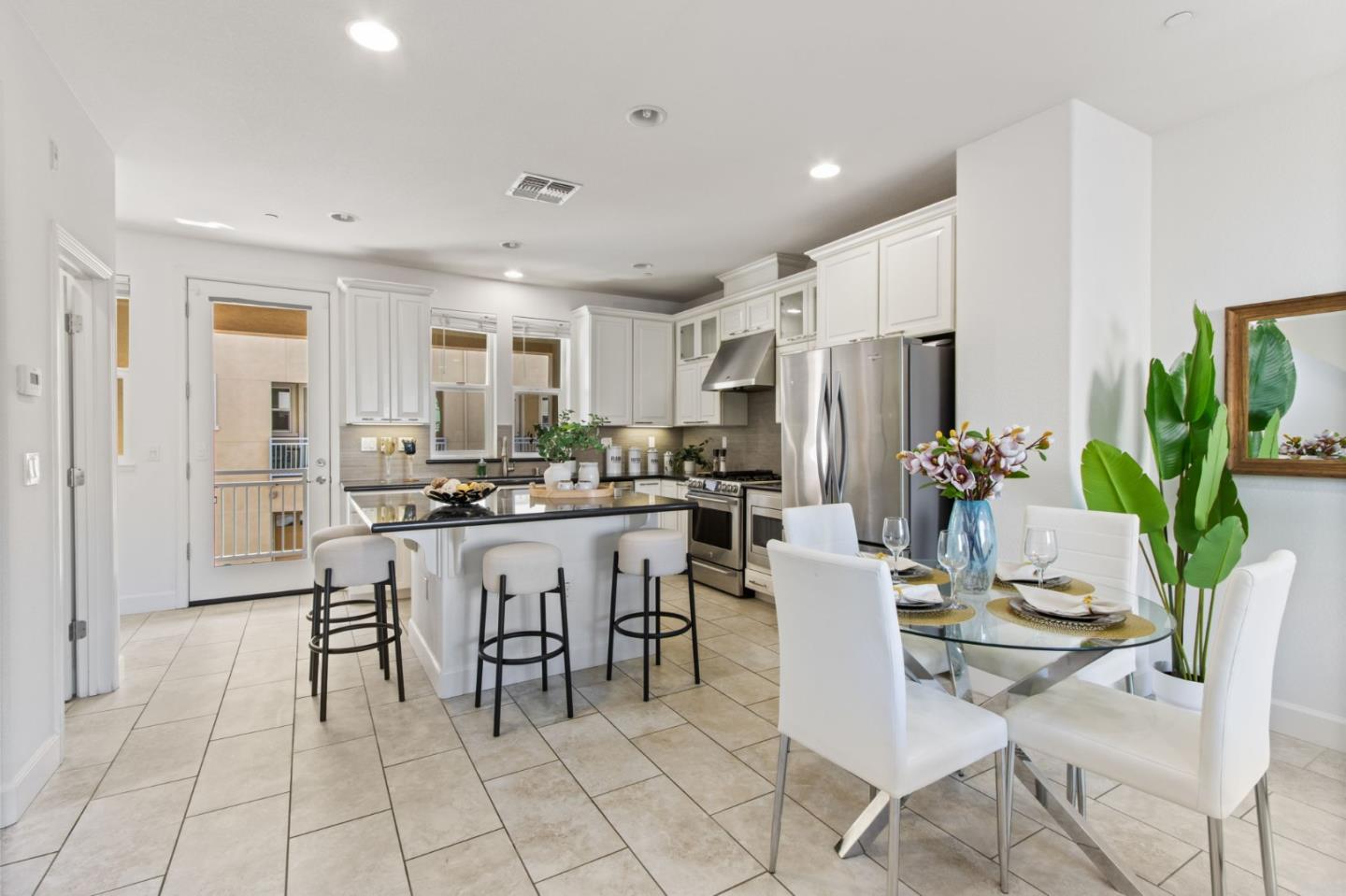 Detail Gallery Image 27 of 47 For 5886 Smoky Quartz Loop, San Jose,  CA 95123 - 3 Beds | 3/1 Baths