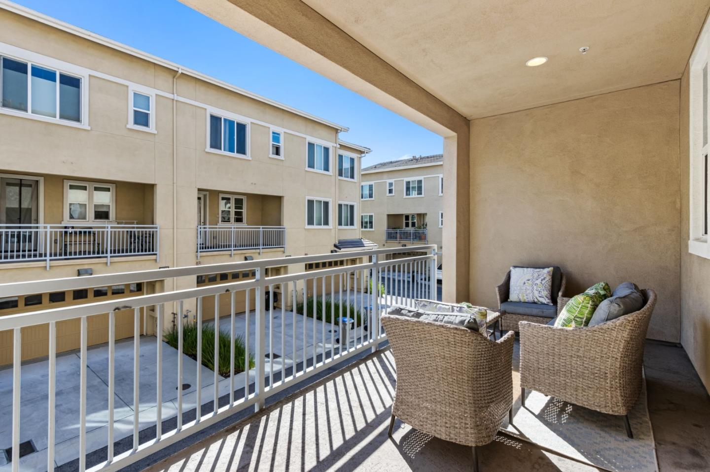 Detail Gallery Image 34 of 47 For 5886 Smoky Quartz Loop, San Jose,  CA 95123 - 3 Beds | 3/1 Baths