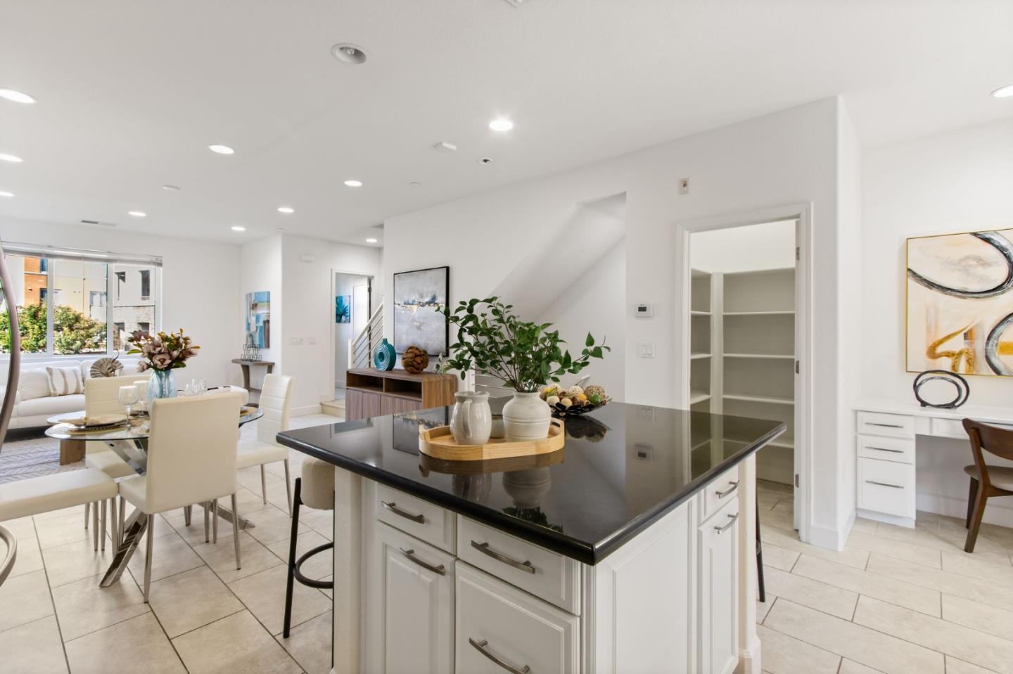 Detail Gallery Image 9 of 47 For 5886 Smoky Quartz Loop, San Jose,  CA 95123 - 3 Beds | 3/1 Baths