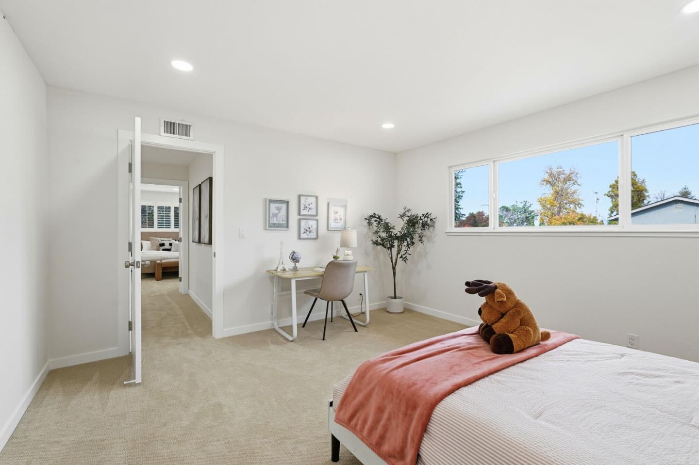 Detail Gallery Image 25 of 62 For 99 Calfhill Ct, Los Gatos,  CA 95032 - 5 Beds | 2/1 Baths