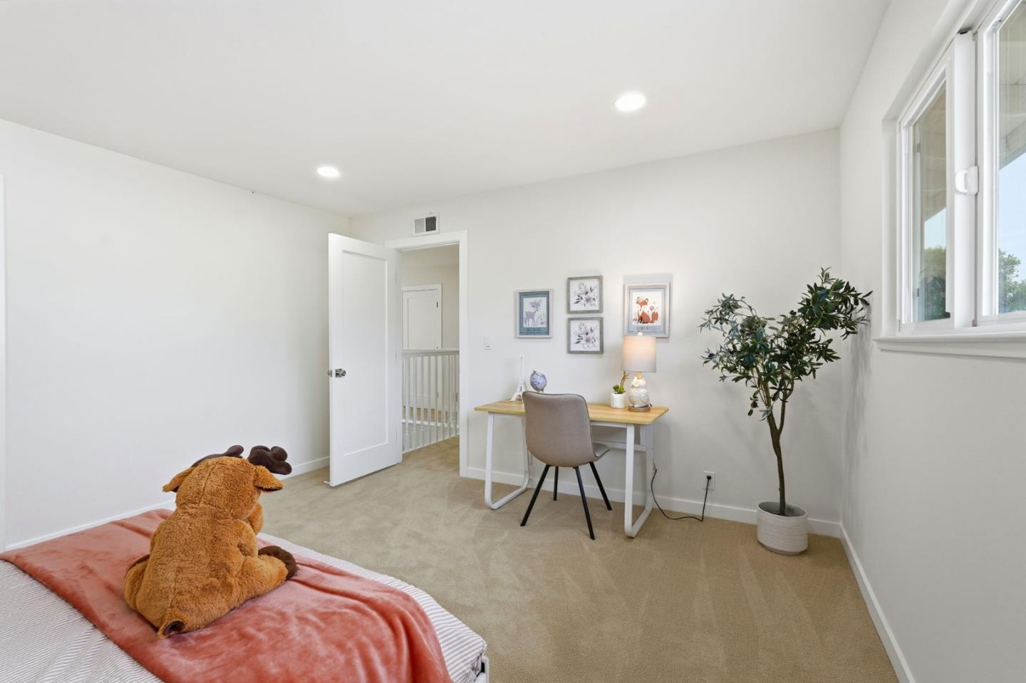 Detail Gallery Image 26 of 62 For 99 Calfhill Ct, Los Gatos,  CA 95032 - 5 Beds | 2/1 Baths