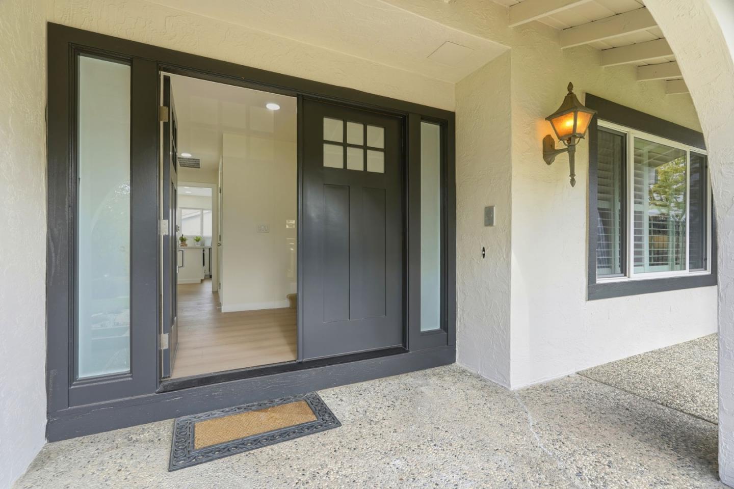 Detail Gallery Image 5 of 62 For 99 Calfhill Ct, Los Gatos,  CA 95032 - 5 Beds | 2/1 Baths