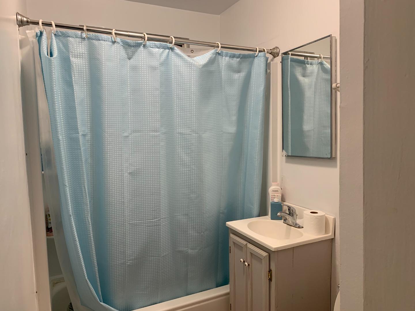 Detail Gallery Image 6 of 22 For 166 Afton Rd, Salinas,  CA 93905 - 2 Beds | 1 Baths