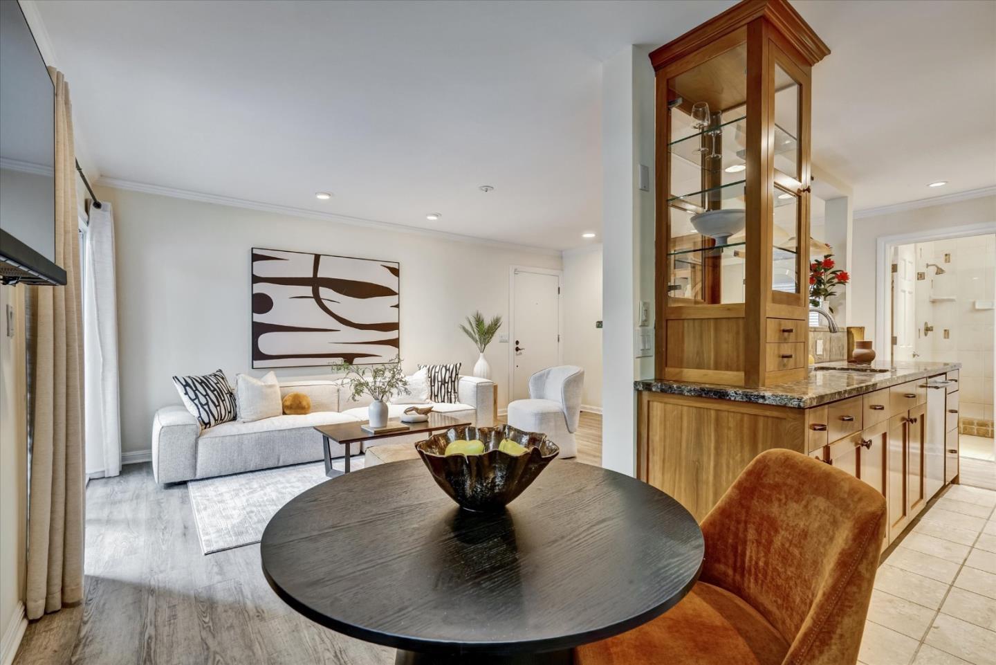 Detail Gallery Image 10 of 39 For 1070 Mercedes Ave #2,  Los Altos,  CA 94022 - 2 Beds | 2 Baths