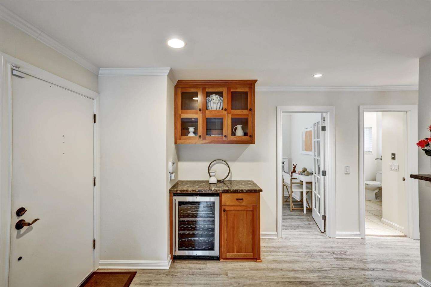Detail Gallery Image 5 of 39 For 1070 Mercedes Ave #2,  Los Altos,  CA 94022 - 2 Beds | 2 Baths