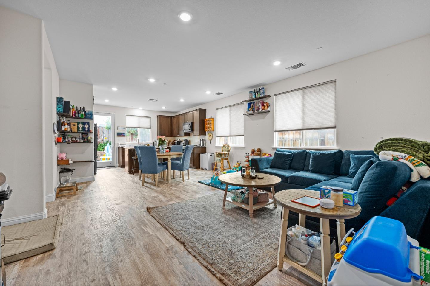 Detail Gallery Image 16 of 43 For 2875 Walker Way, Hollister,  CA 95023 - 3 Beds | 2 Baths