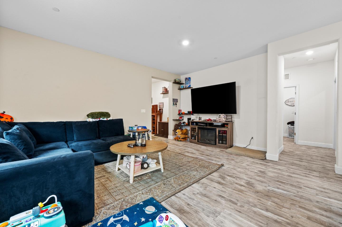 Detail Gallery Image 19 of 43 For 2875 Walker Way, Hollister,  CA 95023 - 3 Beds | 2 Baths