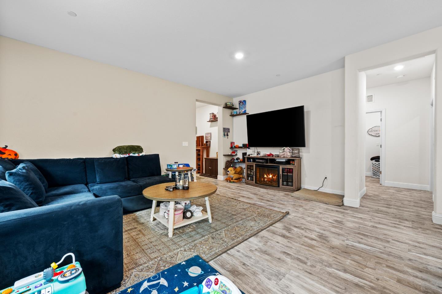 Detail Gallery Image 20 of 43 For 2875 Walker Way, Hollister,  CA 95023 - 3 Beds | 2 Baths