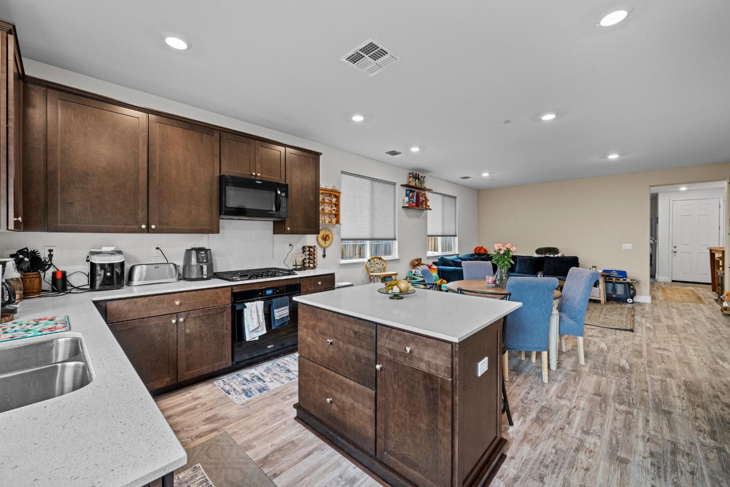 Detail Gallery Image 27 of 43 For 2875 Walker Way, Hollister,  CA 95023 - 3 Beds | 2 Baths