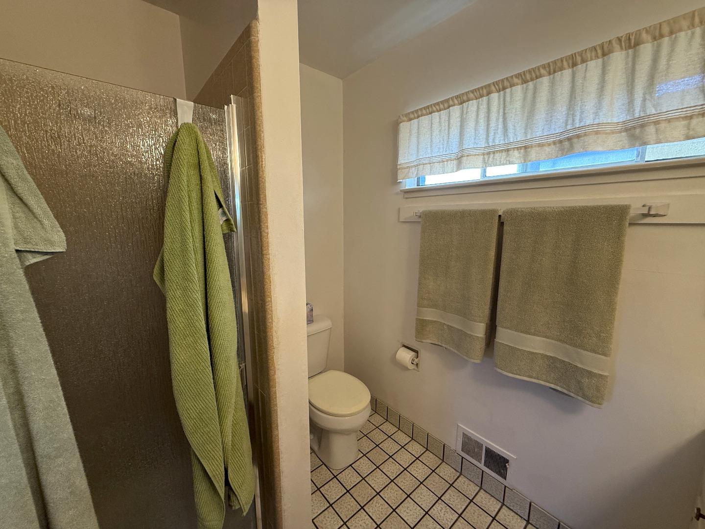 Detail Gallery Image 10 of 19 For 510 & 512 San Blanco Ct, Salinas,  CA 93901 - – Beds | – Baths