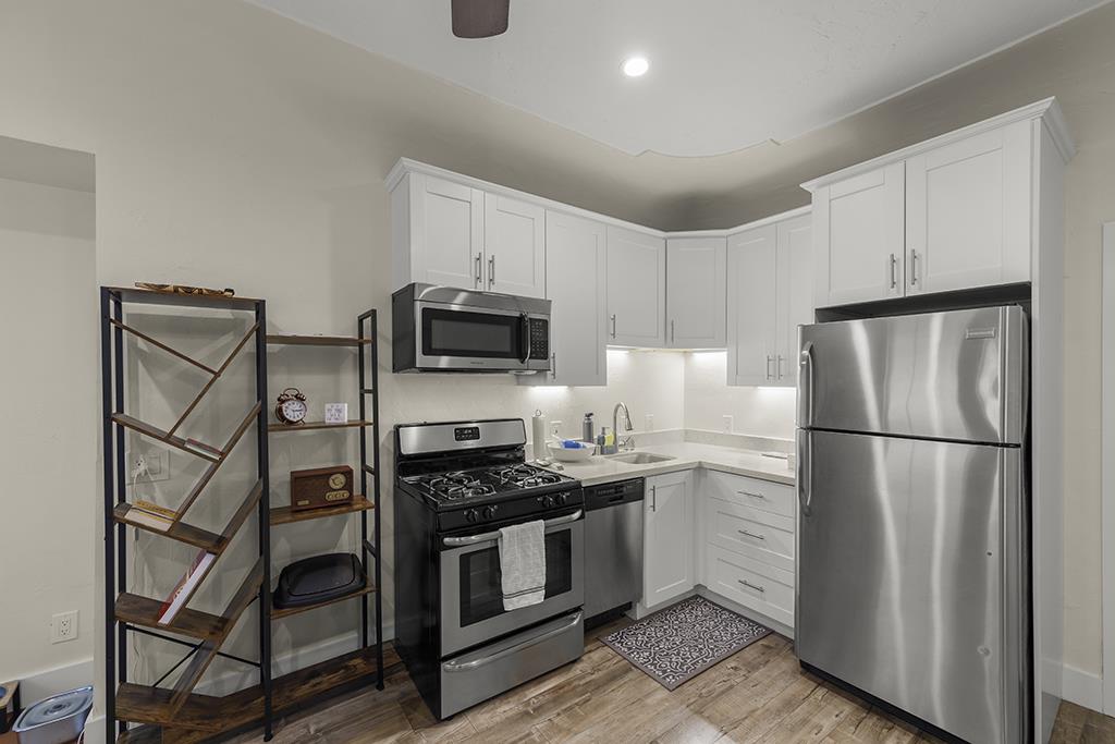 Detail Gallery Image 5 of 57 For 628 Waverley St, Palo Alto,  CA 94301 - – Beds | – Baths