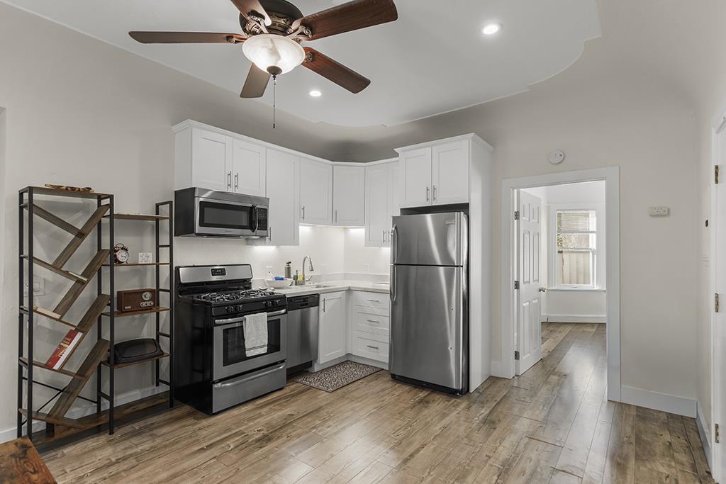 Detail Gallery Image 8 of 57 For 628 Waverley St, Palo Alto,  CA 94301 - – Beds | – Baths