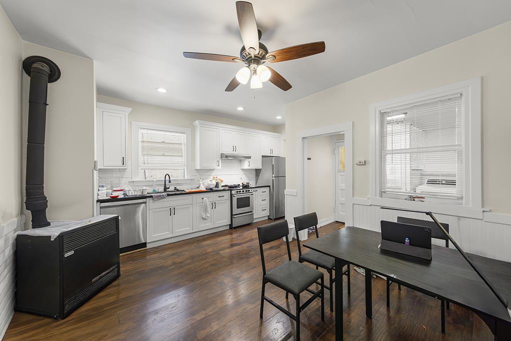 Detail Gallery Image 9 of 57 For 628 Waverley St, Palo Alto,  CA 94301 - – Beds | – Baths