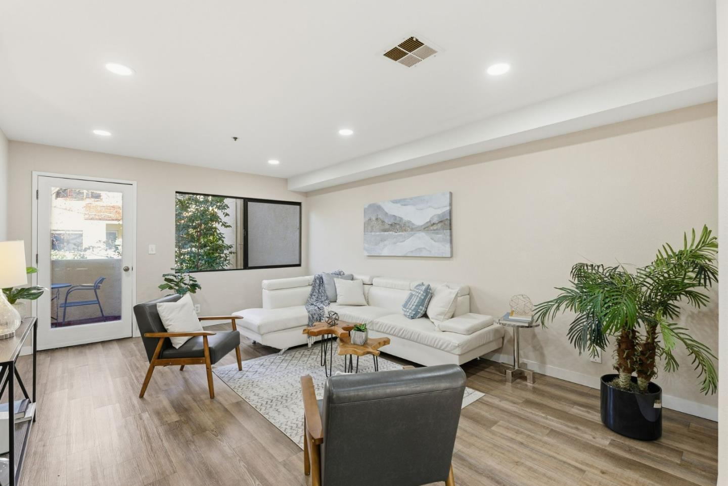 Photo #5: ML82027537 Listing: Photo #5