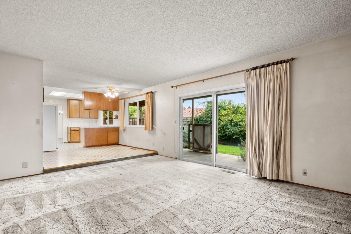 Detail Gallery Image 13 of 34 For 230 Castillon Way, San Jose,  CA 95119 - 5 Beds | 3 Baths