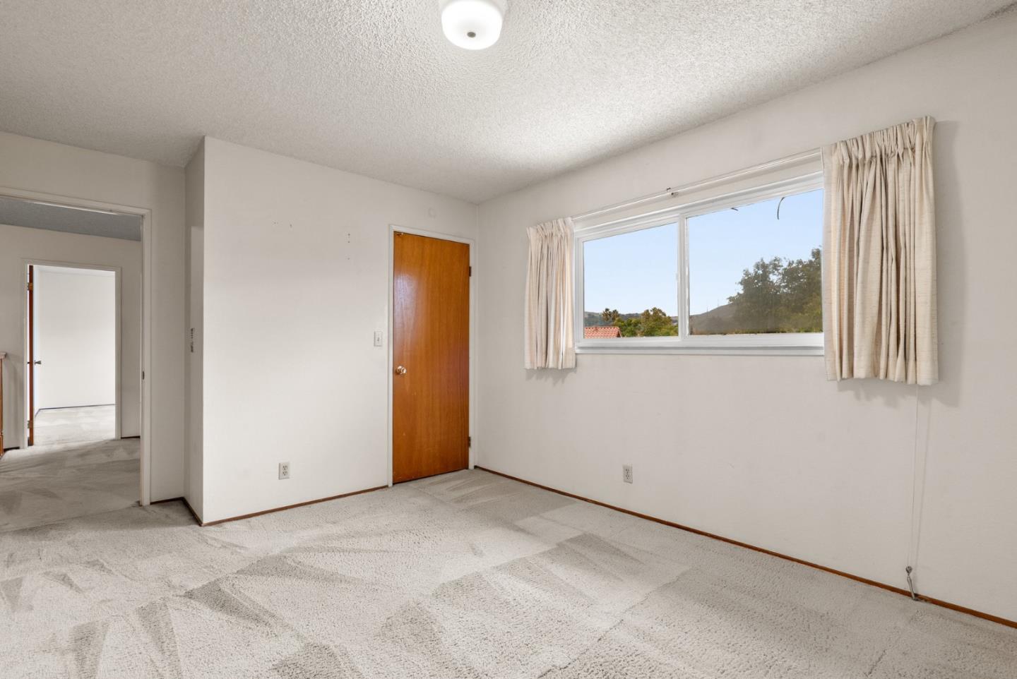 Detail Gallery Image 22 of 34 For 230 Castillon Way, San Jose,  CA 95119 - 5 Beds | 3 Baths