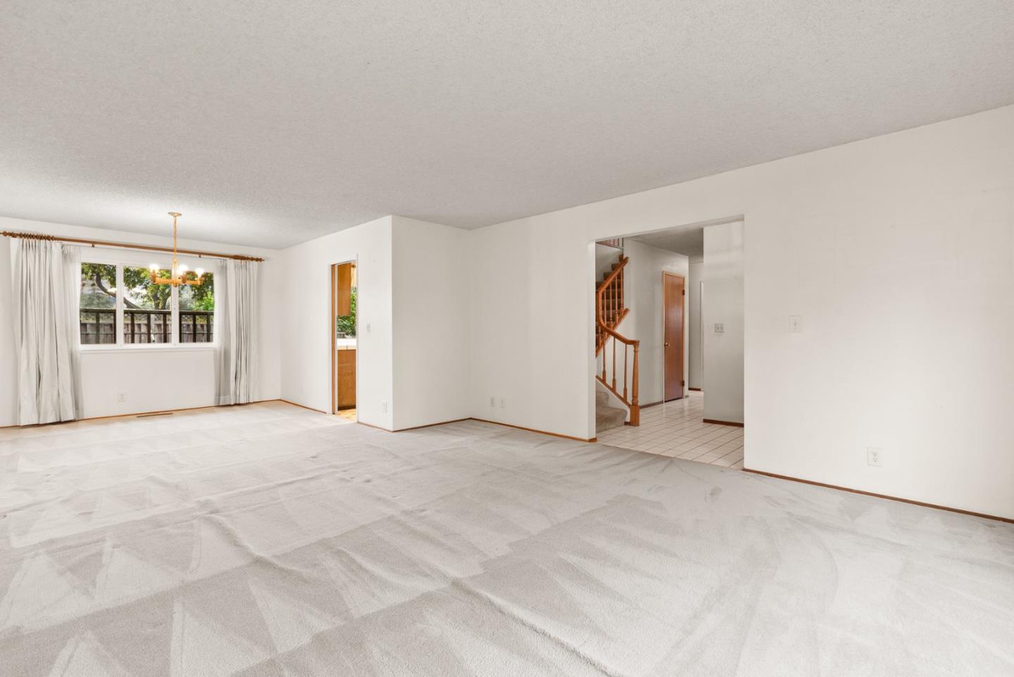 Detail Gallery Image 7 of 34 For 230 Castillon Way, San Jose,  CA 95119 - 5 Beds | 3 Baths