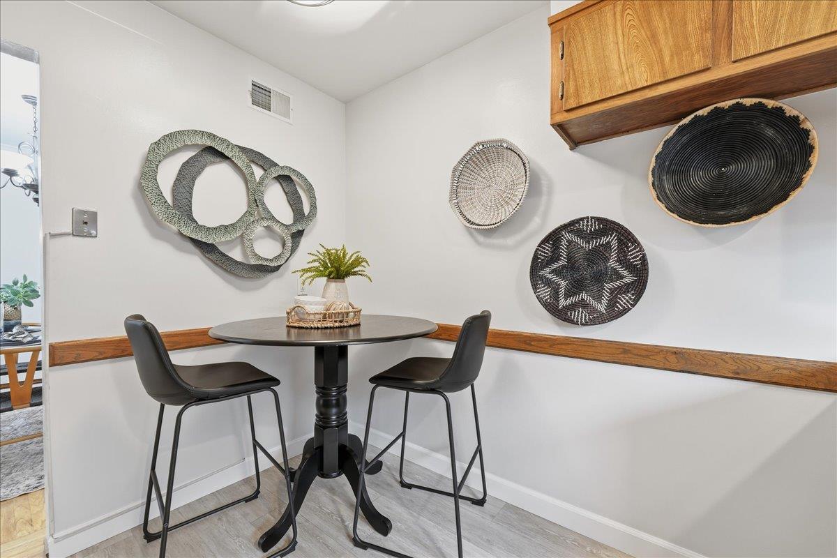 Detail Gallery Image 10 of 26 For 4694 Strawberry Park Dr, San Jose,  CA 95129 - 3 Beds | 2 Baths