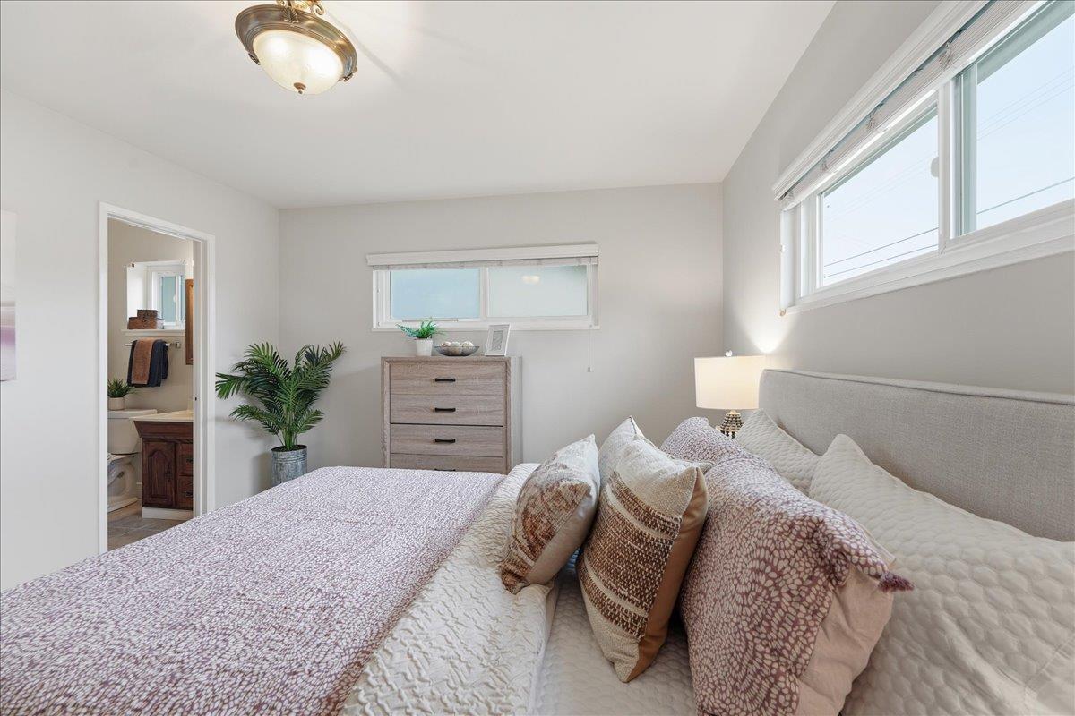 Detail Gallery Image 14 of 26 For 4694 Strawberry Park Dr, San Jose,  CA 95129 - 3 Beds | 2 Baths