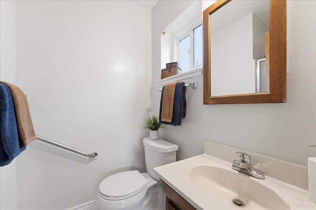 Detail Gallery Image 15 of 26 For 4694 Strawberry Park Dr, San Jose,  CA 95129 - 3 Beds | 2 Baths