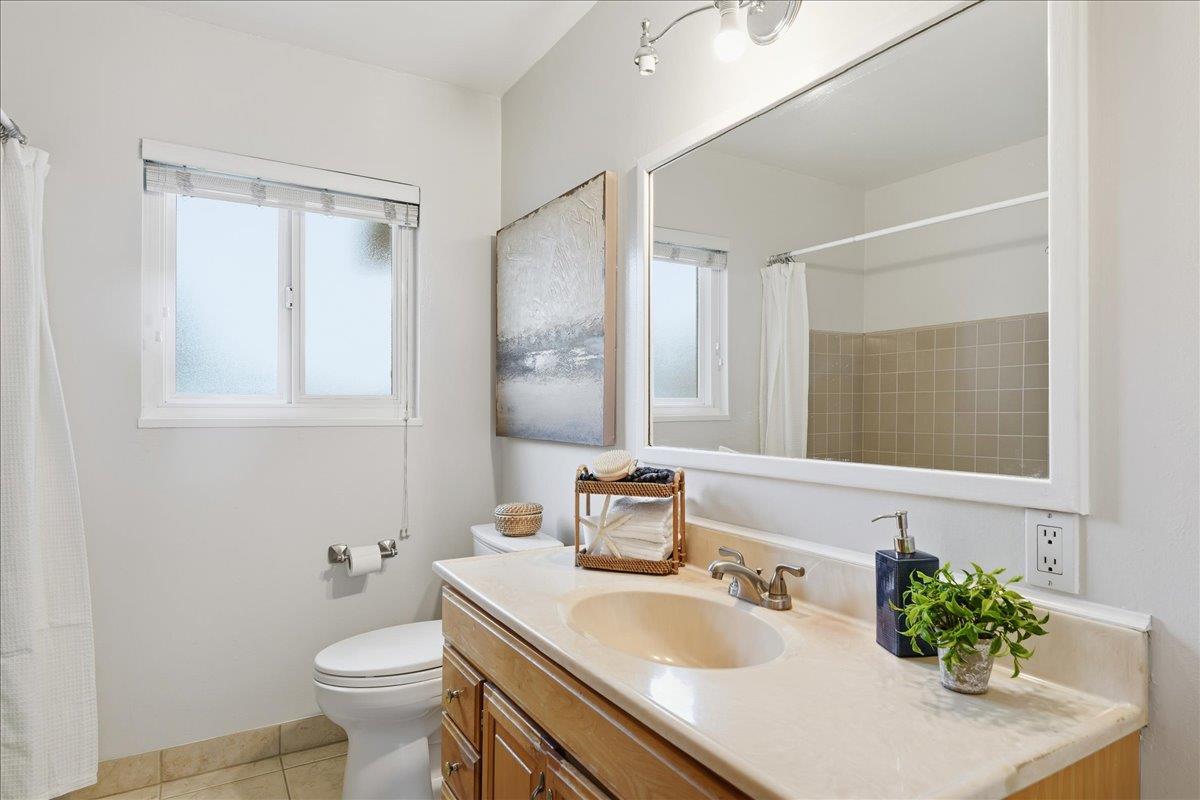 Detail Gallery Image 18 of 26 For 4694 Strawberry Park Dr, San Jose,  CA 95129 - 3 Beds | 2 Baths