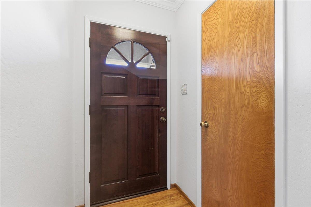 Detail Gallery Image 3 of 26 For 4694 Strawberry Park Dr, San Jose,  CA 95129 - 3 Beds | 2 Baths