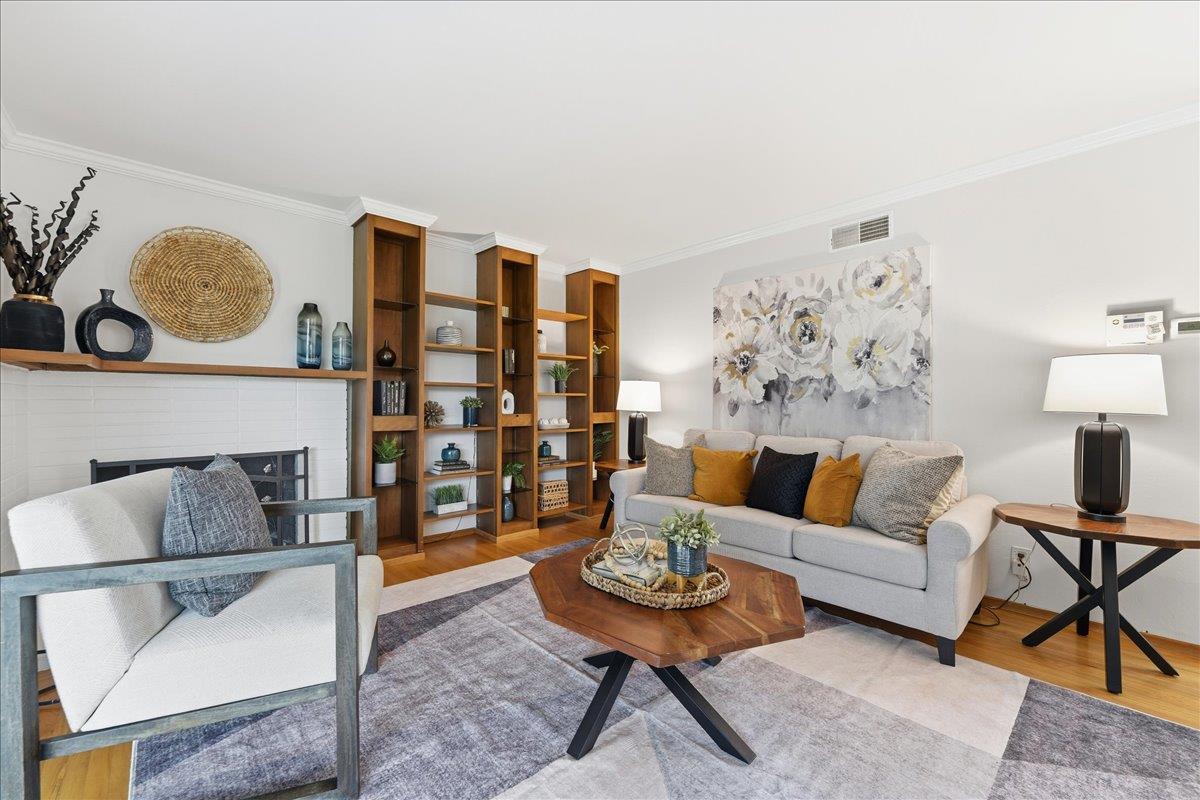 Detail Gallery Image 5 of 26 For 4694 Strawberry Park Dr, San Jose,  CA 95129 - 3 Beds | 2 Baths